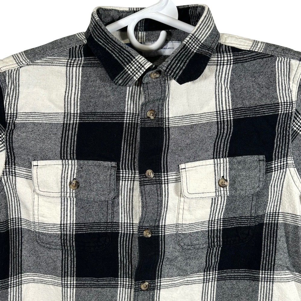 Old Navy Mens Medium Black White Buffalo Plaid Flannel Button‎ Down Shirt